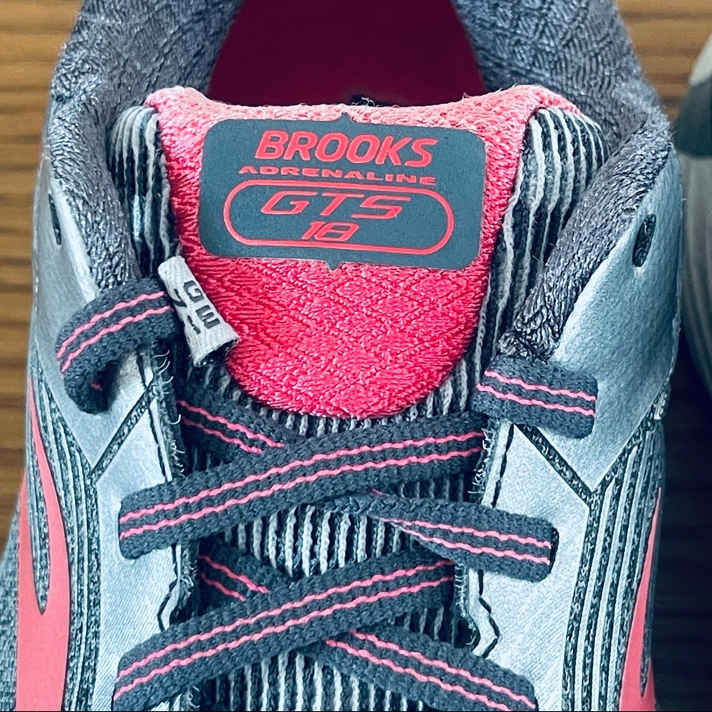 Brooks 1202681B079 Women's Adrenaline GTS 18 Ebony/Silver/Pink Sneakers Sz 9.5 - Picture 3 of 16